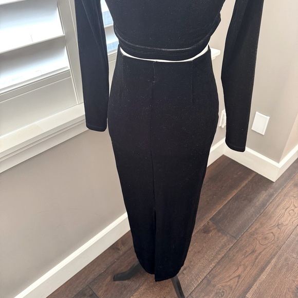 Dynamite Black Velvet Maxi Skirt Set - Picture 5 of 12